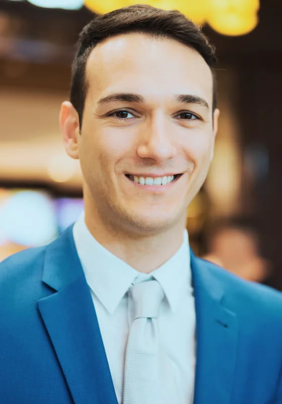 Salaries and responsibilities of a store manager