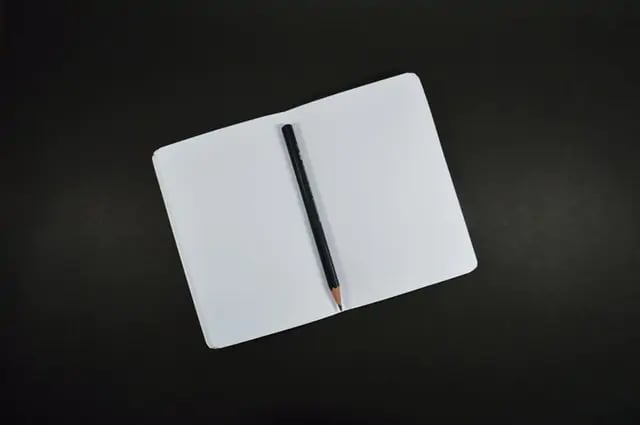 "CV niepowodzeń" podbija Internet. Czy słusznie?