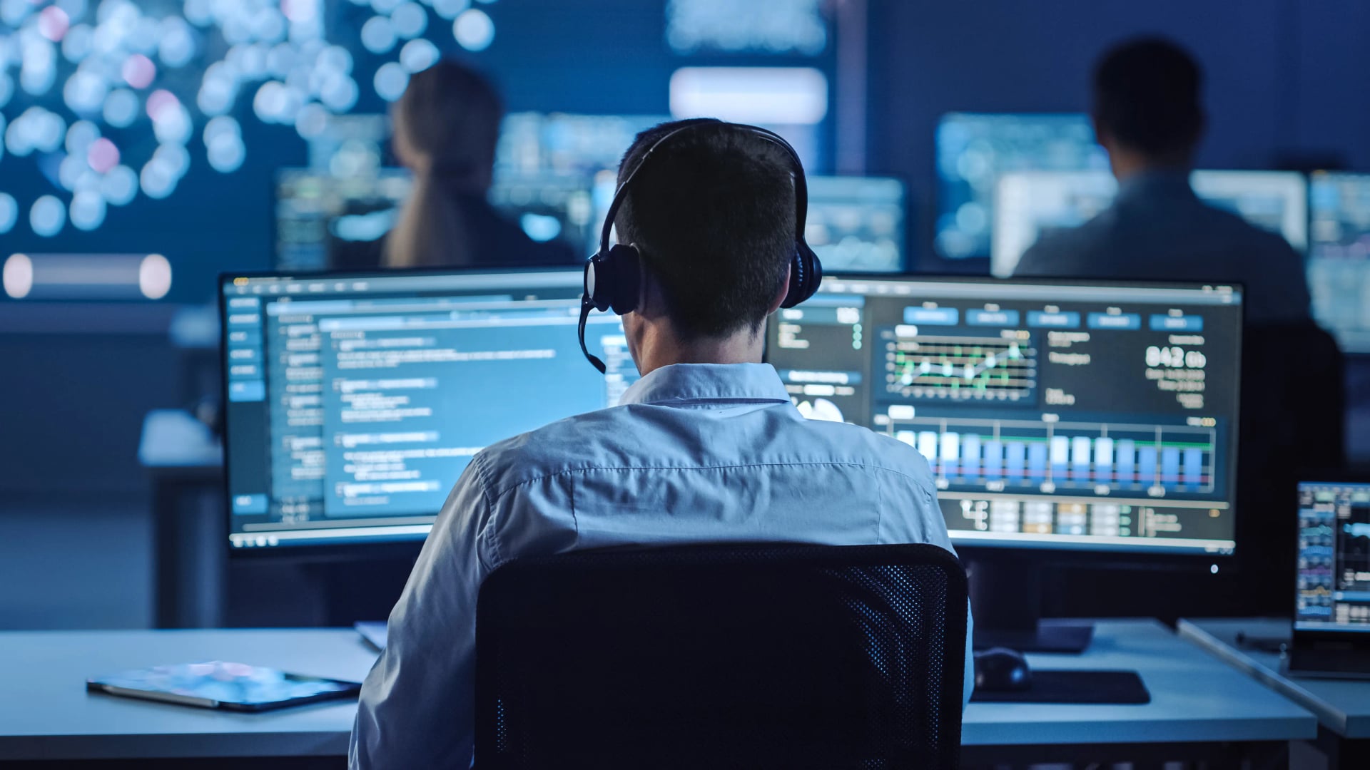 Regulacyjne wymagania oraz cyberzagrożenia - co czeka rynek pracy bankowości w najbliższej przyszłości?
